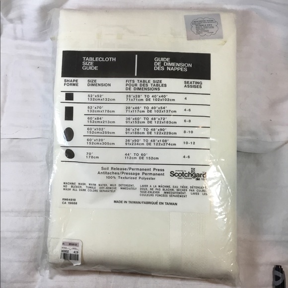 Tablecloth - Picture 2 of 3